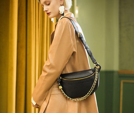 sac-banane-noir-chaine-doree-sangle-ajustable