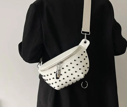sac-banane-arrondi-cloute-sangle-creme