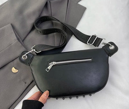 sac-banane-arrondi-cloute-sangle-creme