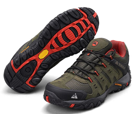 chaussure-randonnee-grise-details-rouges