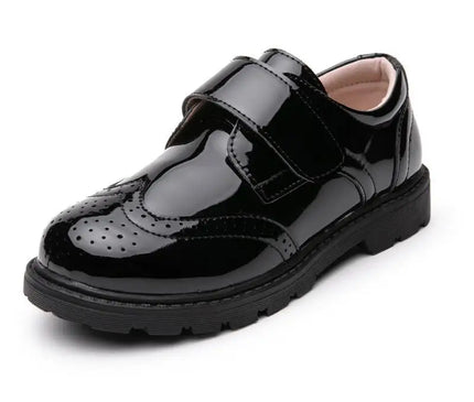 chaussures-a-lacets-noires-details-brogue