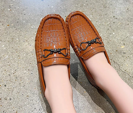 mocassins-effet-crocodile-details-metalliques