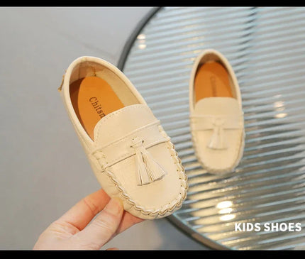 mocassins-avec-glands-et-semelle-a-picots