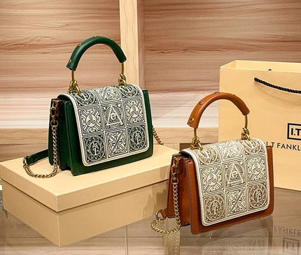 sac-a-main-rigide-rabat-brode-geometrique-chaine-doree