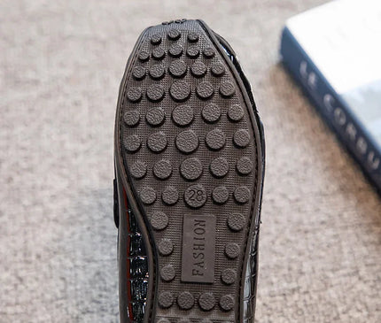 mocassins-effet-crocodile-details-metalliques