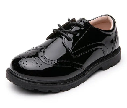 chaussures-a-lacets-noires-details-brogue