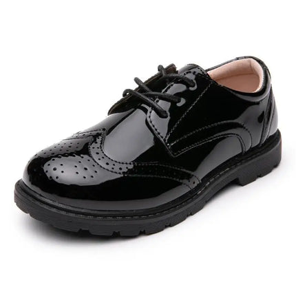 chaussures-a-lacets-noires-details-brogue
