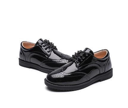 chaussures-a-lacets-noires-details-brogue