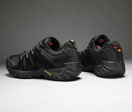 chaussure-randonnee-grise-details-rouges