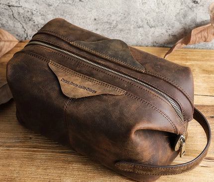 trousse-de-toilette-cuir-patine-marron-poignee-laterale