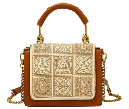 sac-a-main-rigide-rabat-brode-geometrique-chaine-doree