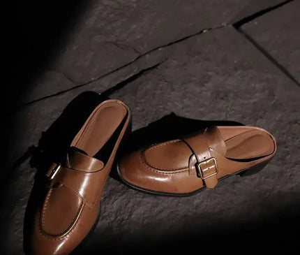 mule-marron-boucle-doree-talon-rectangulaire