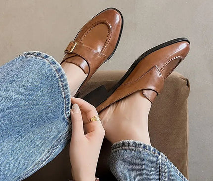 mule-marron-boucle-doree-talon-rectangulaire