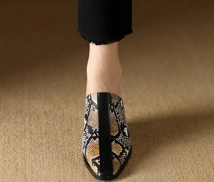 mules-feminines-talon-compense-pointe-effilee