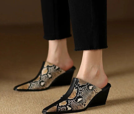 mules-feminines-talon-compense-pointe-effilee
