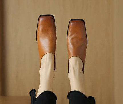 sabot-noir-minimaliste-bout-carre