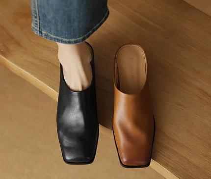 sabot-noir-minimaliste-bout-carre