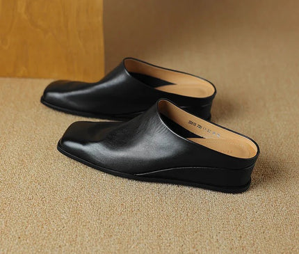 sabot-noir-minimaliste-bout-carre