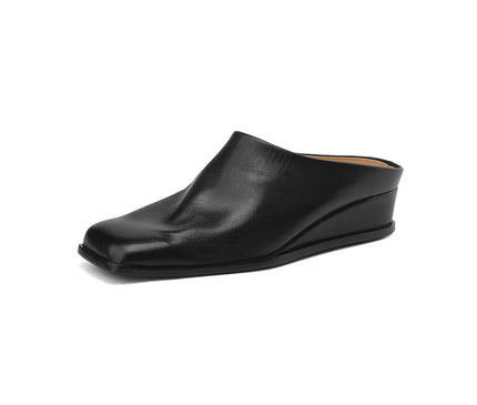 sabot-noir-minimaliste-bout-carre