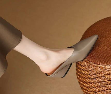 mules-bout-pointu-talon-carre-5-cm-minimalistes