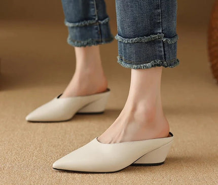 mules-bout-pointu-talon-carre-5-cm-minimalistes