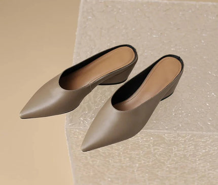 mules-bout-pointu-talon-carre-5-cm-minimalistes