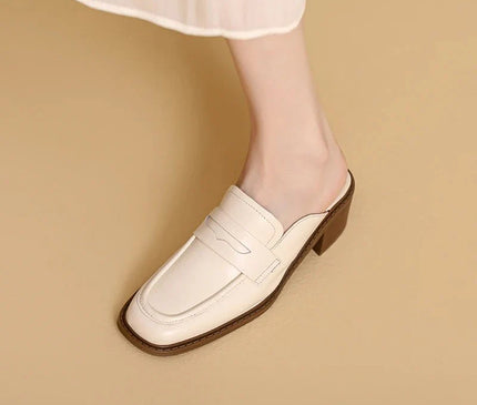 mule-ouverte-argentee-talon-carre