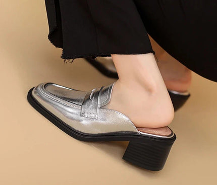 mule-ouverte-argentee-talon-carre