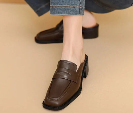 mule-ouverte-argentee-talon-carre