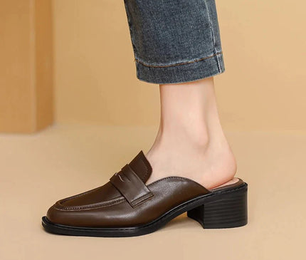 mule-ouverte-argentee-talon-carre