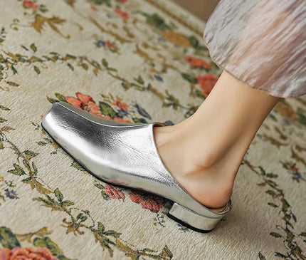 mules-argentees-bout-carre-talon-bas