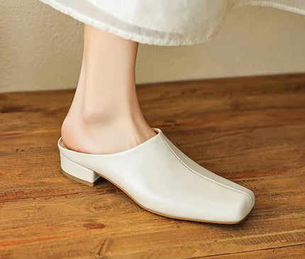 mules-argentees-bout-carre-talon-bas