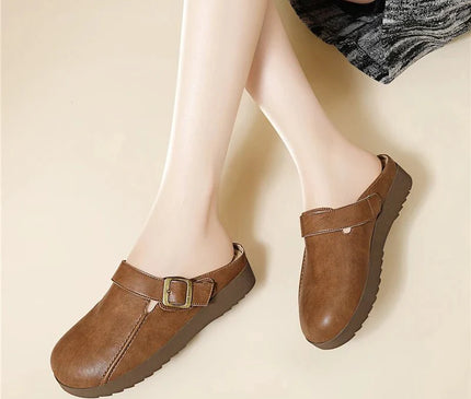 mules-minimalistes-beige-boucle-doree