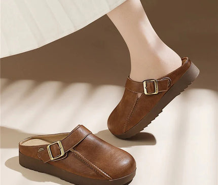 mules-minimalistes-beige-boucle-doree