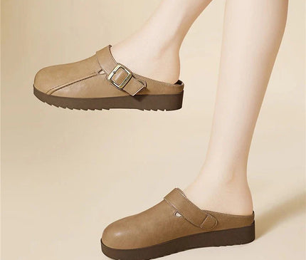 mules-minimalistes-beige-boucle-doree