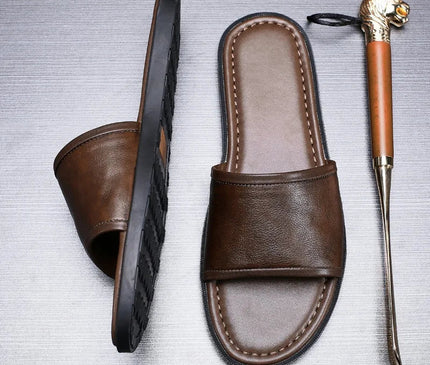 mule-marron-minimaliste-homme-ligne-epuree