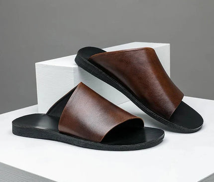 sandales-minimalistes-marron-noir-ouvertes