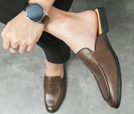 mules-marron-design-minimaliste-semi-ouvert