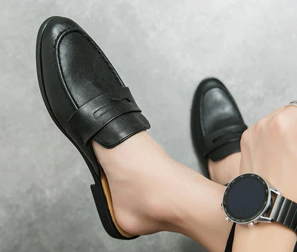 mules-marron-design-minimaliste-semi-ouvert