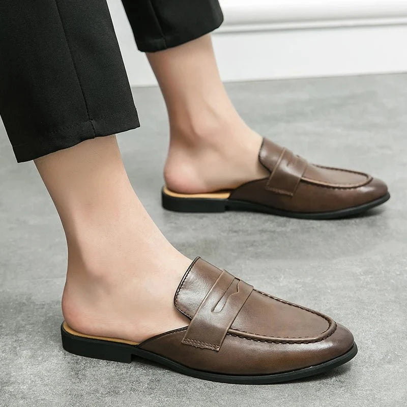 mules-marron-design-minimaliste-semi-ouvert