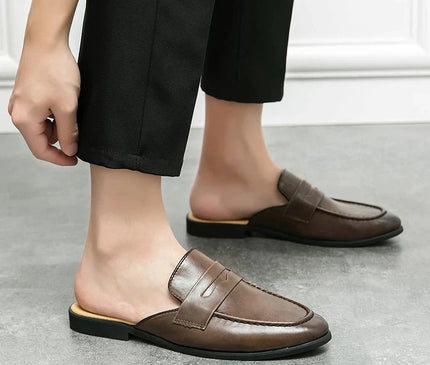 mules-marron-design-minimaliste-semi-ouvert