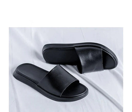 sandales-noires-minimalistes-semelle-plate-epaisse