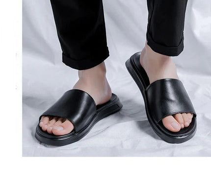 sandales-noires-minimalistes-semelle-plate-epaisse