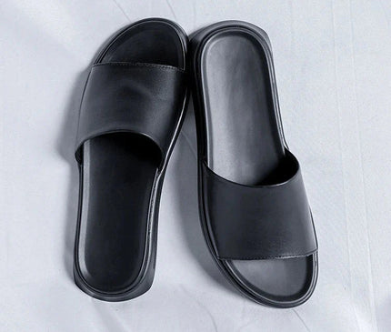 sandales-noires-minimalistes-semelle-plate-epaisse