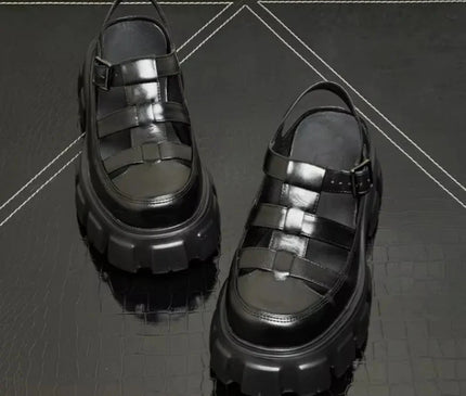 sandales-noires-semelle-chunky-brides-croisees