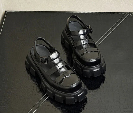 sandales-noires-semelle-chunky-brides-croisees