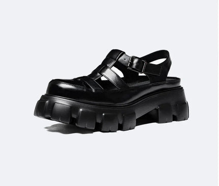 sandales-noires-semelle-chunky-brides-croisees