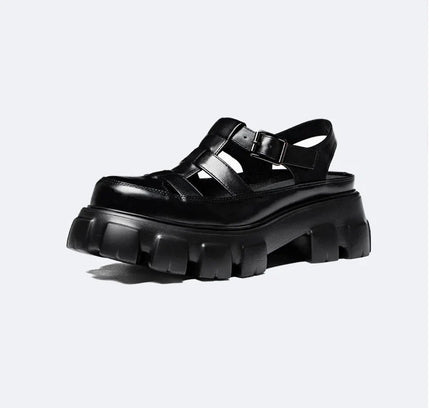 sandales-noires-semelle-chunky-brides-croisees