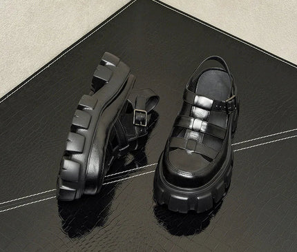 sandales-noires-semelle-chunky-brides-croisees