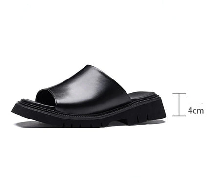 sabots-ouverts-noirs-minimalistes-semelle-crantee